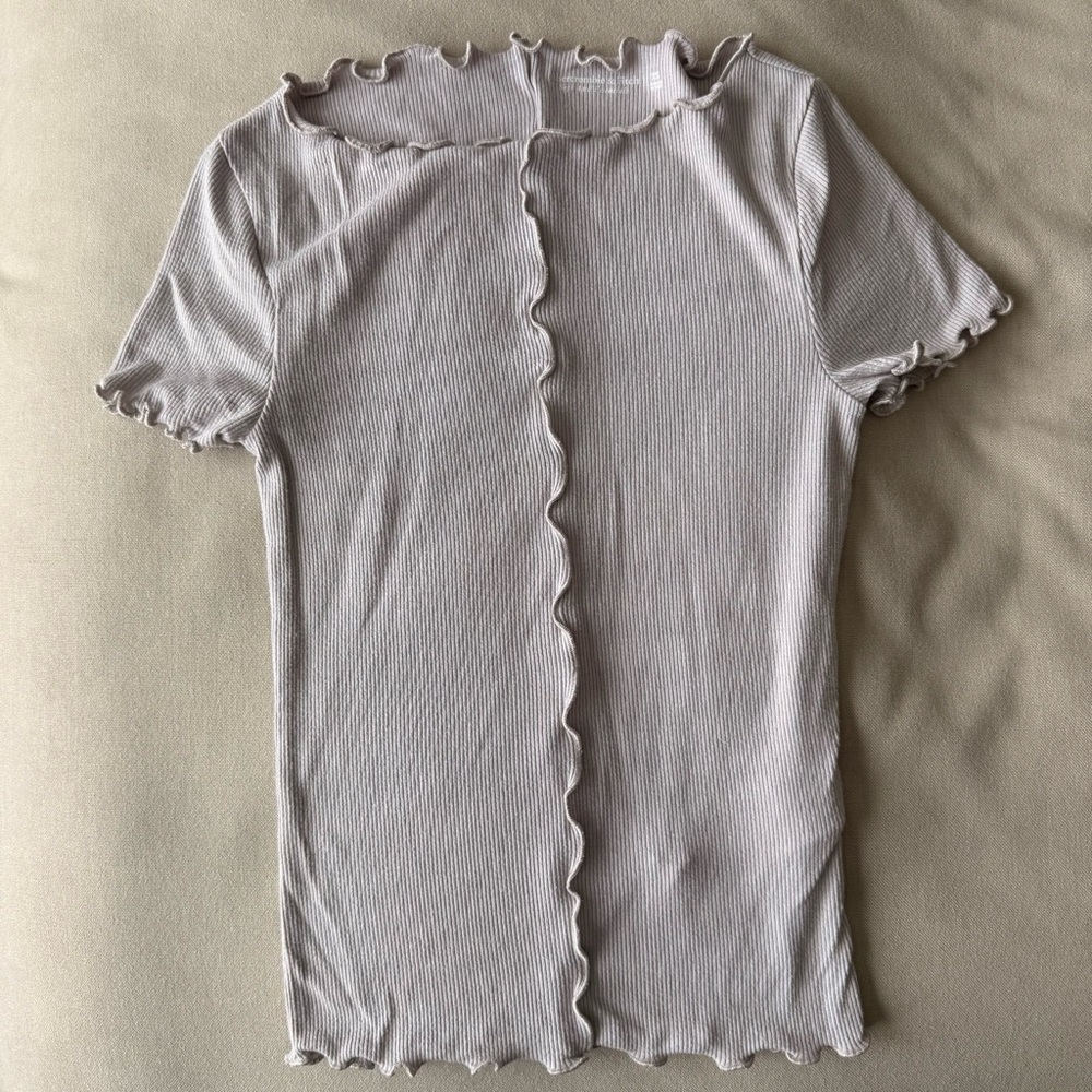 Abercrombie & Fitch Light Gray Ribbed Ruffle Tee